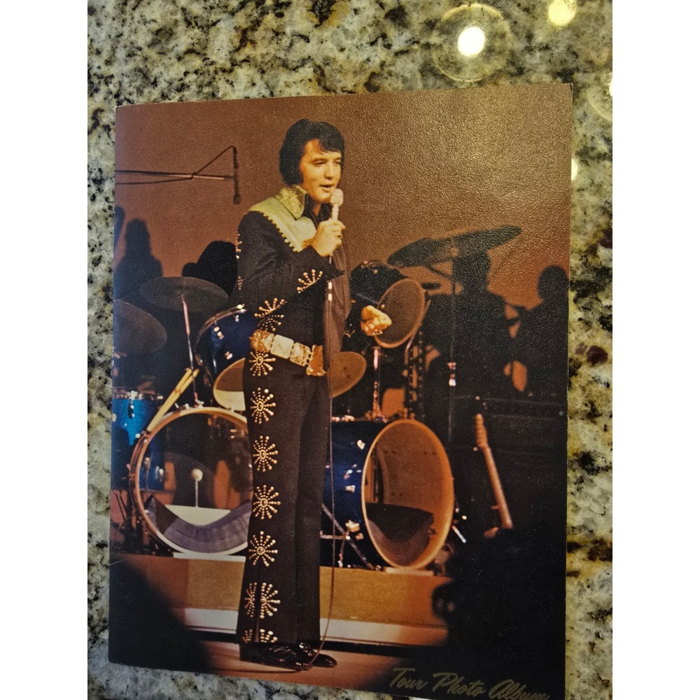 Elvis Presley Photo Tour‎ Photo Album Collectible Memorabilia